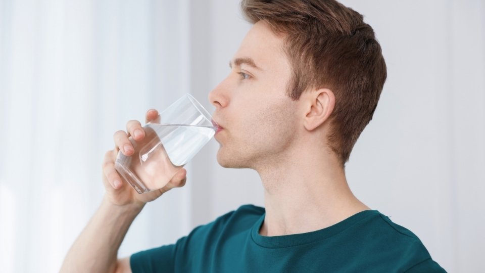 How to Detox Your Liver From Alcohol: Proven Habits That Restore Liver Health 2 How to Detox Your Liver From Alcohol: drinking water can help support health function