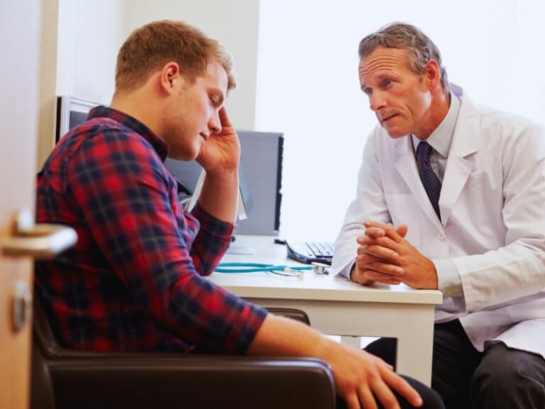 addiction doctor giving schizoaffective treatment for a man in Los Angeles, California